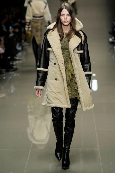 Look 9